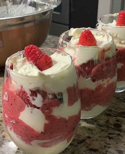 Keto Berry Cheesecake - Kizios Recipes