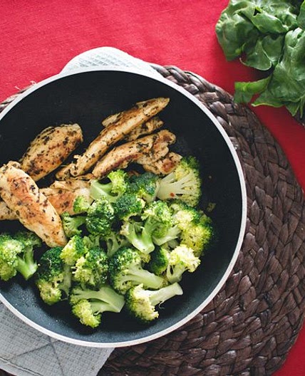 Quick Chicken Strips with Broccoli Dinner
