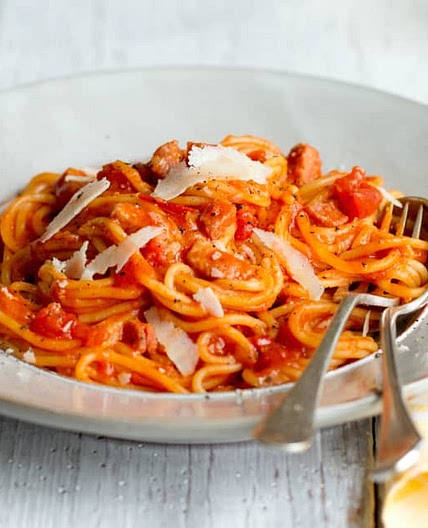 Tomato and bacon spaghetti