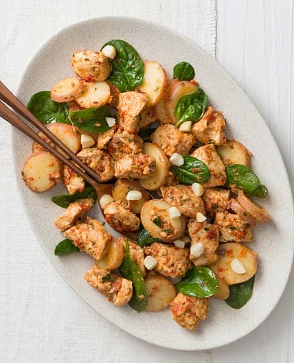 Red pesto chicken salad