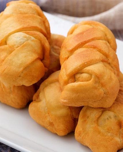 Flauti salati: la ricetta dei fagottini lievitati morbidi e sfiziosi