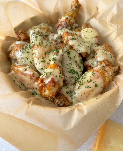 Easy Creamy Garlic Parmesan Chicken Wings