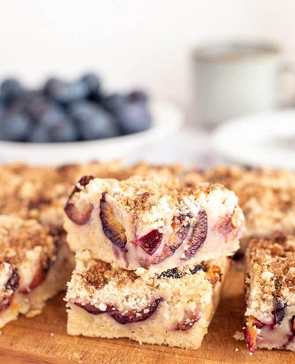 Vegan Plum Crumble Cake