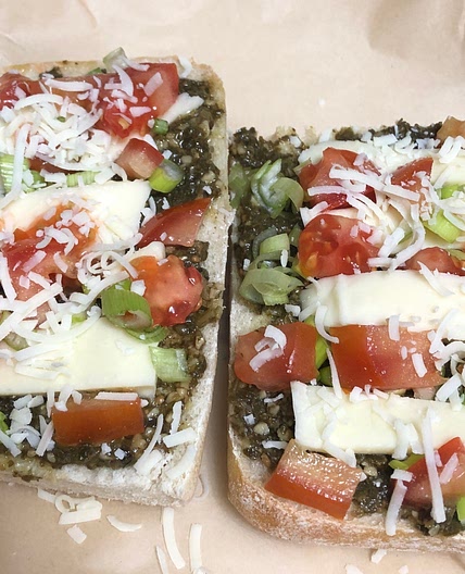 Ciabatta pesto pizza