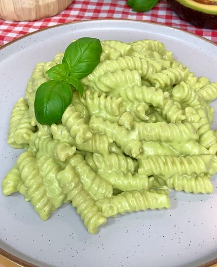 AVOCADO PESTO PASTA