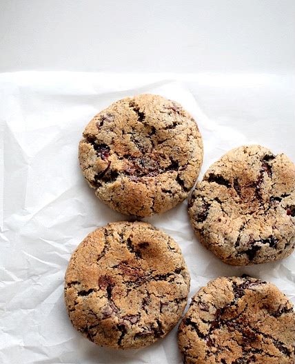 Mokonuts Paris Cranberry-Rye Chocolate Chunk Cookies
