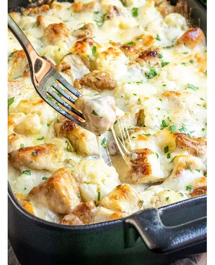 KETO CHICKEN ALFREDO CASSEROLE
