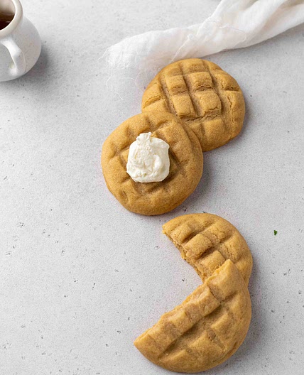 Crumbl 🙀 Waffle Cookies with Buttercream Frosting