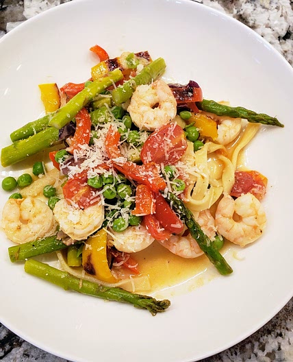 Pasta primavera with shrimp