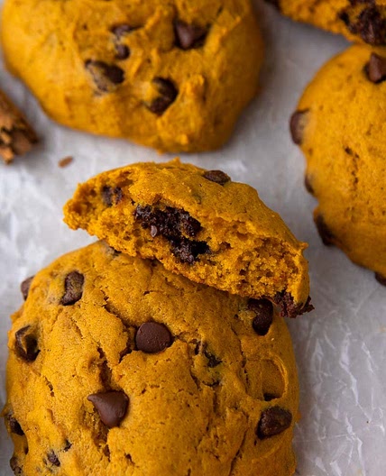Crumbl 🙀 Pumpkin Chocolate Chip Muffin Top Cookies