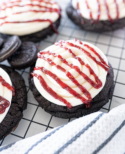 Oreo Raspberry Cheesecake Cookies
