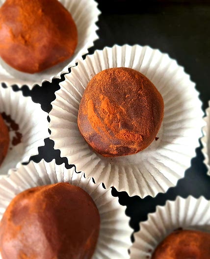 No-bake peanut butter protein balls