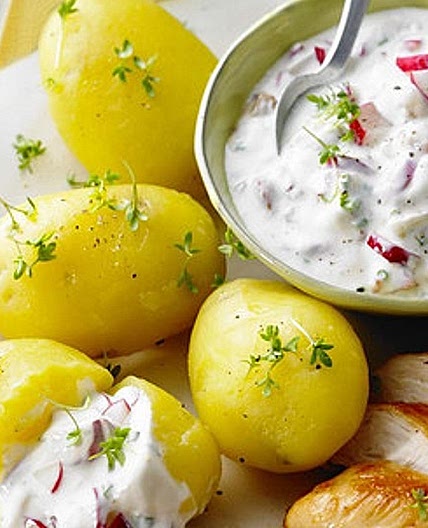 Pellkartoffeln mit Radieschen-Joghurt