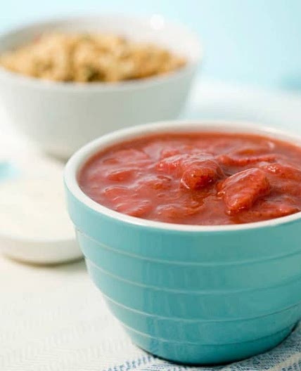 Stewed rhubarb with apple and strawberries