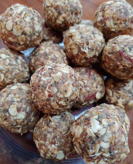 Easy no-bake Vegan Oat Balls