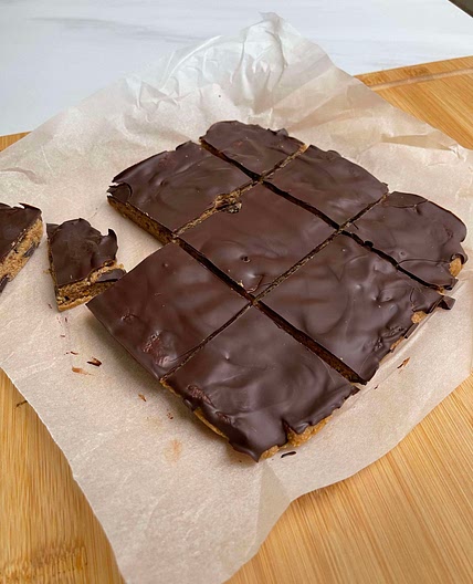 Healthy cookie dough bars 