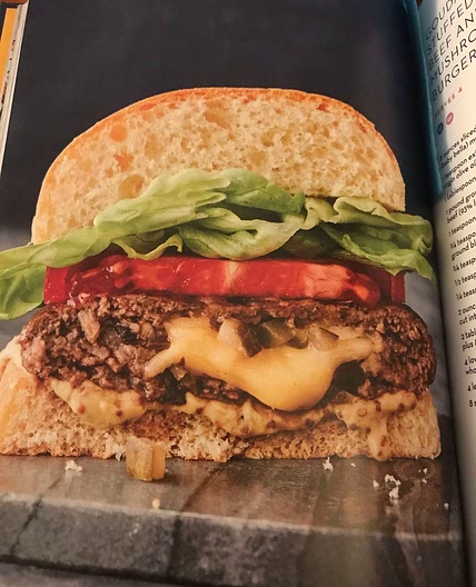 Gouda stuffed beef and mushroom burger 