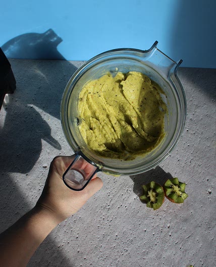 Cute Kiwi Cleansing Smoothie Recipe Bowl