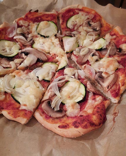 Ciasto i sos na pizzę