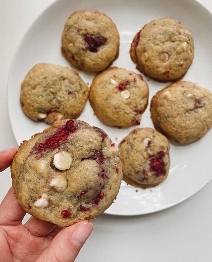 Raspberry and White Chocolate Chip Cookies