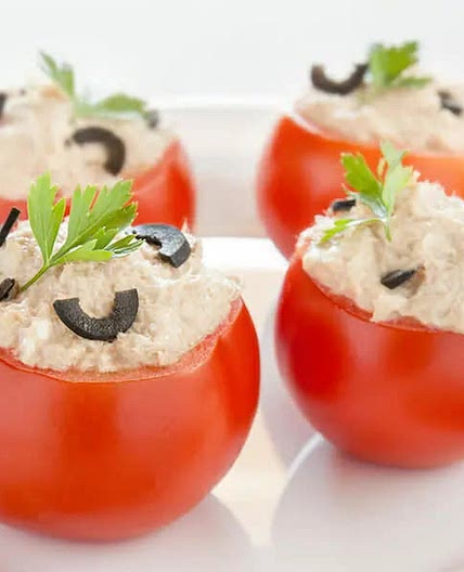 Tomates farcie à la mousse de thon 