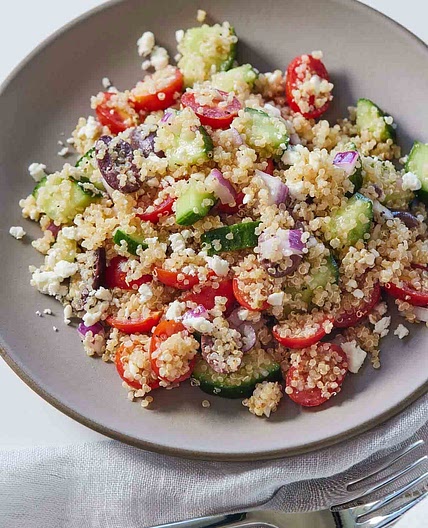 Greek Quinoa Salad #healthyrecipes #easyrecipe #tiktokfood #salad #greeksalad #quinoa #cookingwithcoit