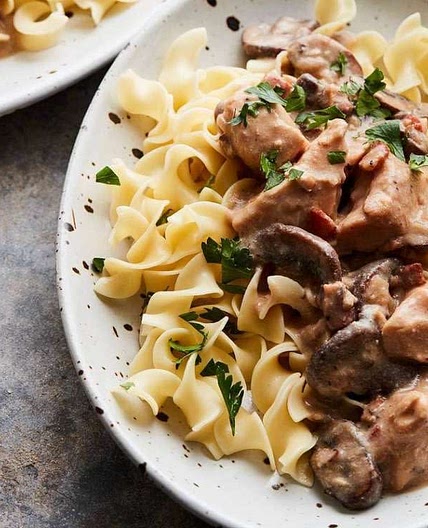 Slow Cooker Chicken Stroganoff