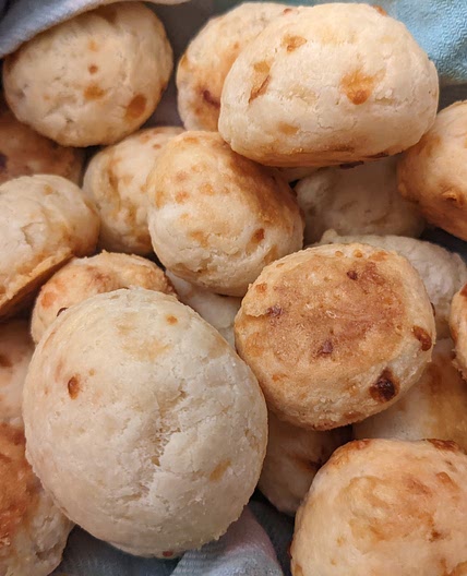 Pão de Queijo (Brazilian Cheese Bread)