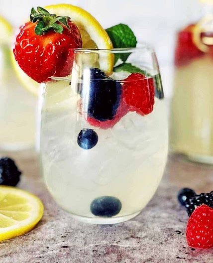 Limoncello Spritz