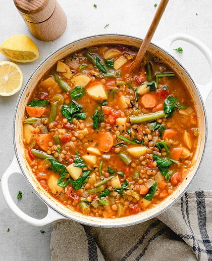 HEARTY VEGAN LENTIL SOUP