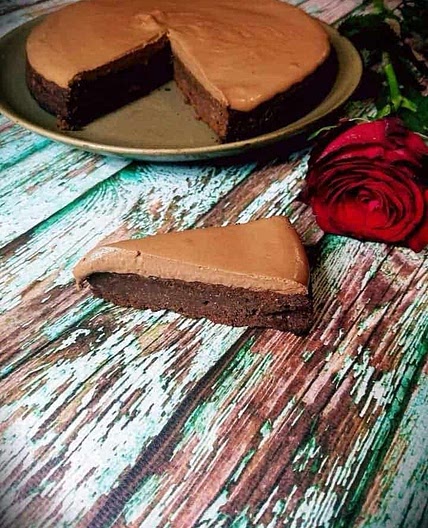 Easy Keto Chocolate Mousse Cake