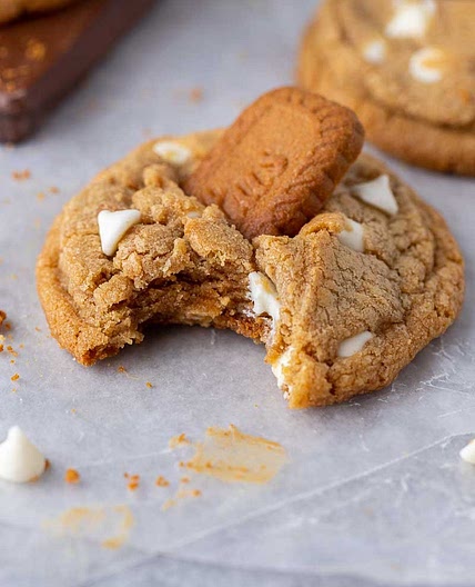 Crumbl 🙀  Biscoff©️ White Chip Cookies 