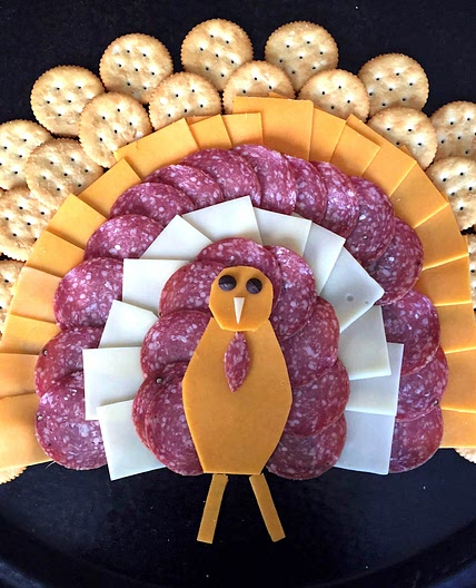 Thanksgiving Turkey-Shaped Cheese Platter Appetizer