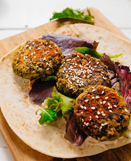 Kale Falafel Hummus Wraps