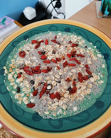 28 Day: Green Smoothie Bowl