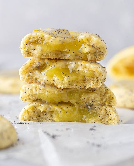 Crumbl 🙀 Lemon Poppy Seed Cookies