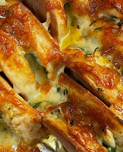 Air fryer crumpet garlic bread