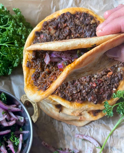 Minced Meat on dough (Turkish pizza) 