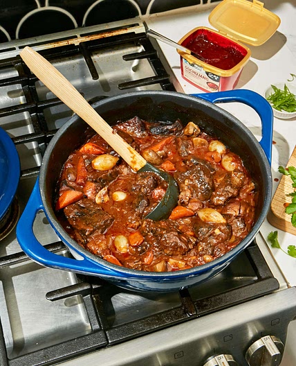 Beef bourguignjang (spicy beef stew)