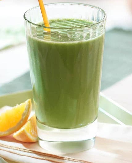 Green Smoothie with Orange, Mango and Apple