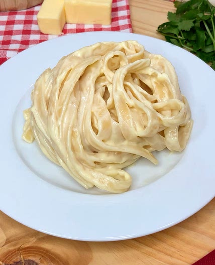 FETTUCCINE ALFREDO 