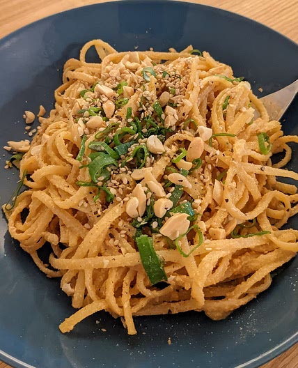 Schnelle Chili-Sesam-Spaghetti
