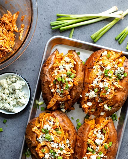 Patates douces farcies au poulet Buffalo