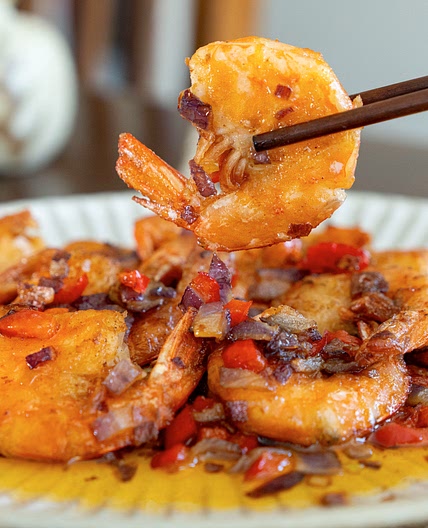 Stir-fried Prawns with Pepper and Salt