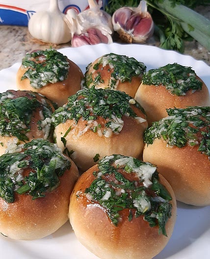 Ukrainian Garlic Buns Pampushky 🇺🇦