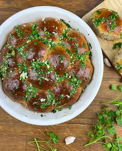 Pampushky- Ukrainian Garlic Bread 
