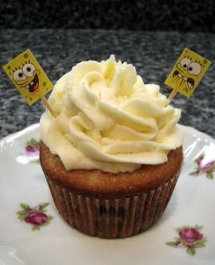 Pineapple Cupcakes with Pineapple Buttercream