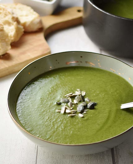 Broccoli & Spinach Soup with Tempeh Croutons, Seeded Bread & Organic Salad