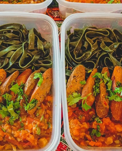 Phuket Spirulina Penne with Nam Prik Ong Sauce, Broccoli & Asparagus