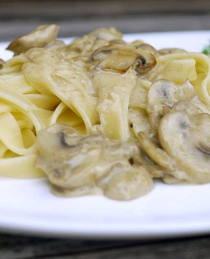 Nudeln mit Champignon-Rahmsoße